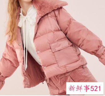 短款女羽绒服搭配