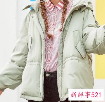 短款女羽绒服搭配