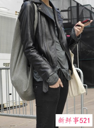 皮衣搭配什么裤子