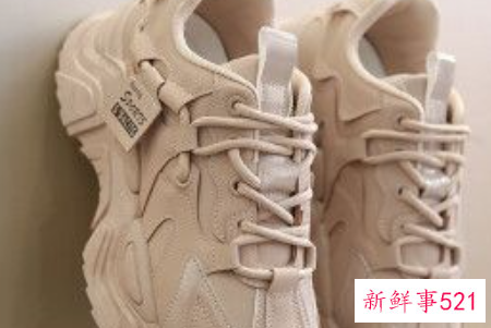 鞋子搭配不仅要选款还要选色