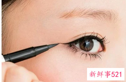 自然棕和黑色眼线液笔哪个好