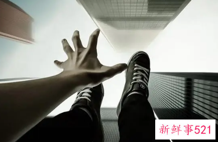 梦见学生跳了楼死了预示