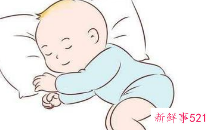 新生儿睡觉时要侧躺还是平躺