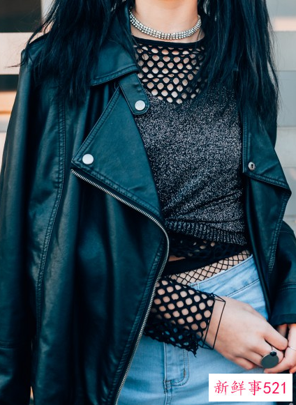 皮衣搭配什么裤子