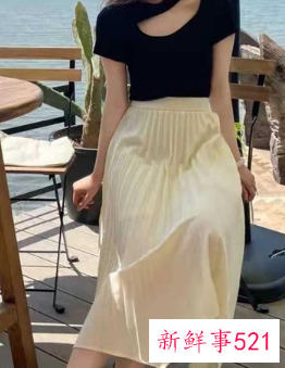 高腰开叉半身裙长裙搭配什么上衣