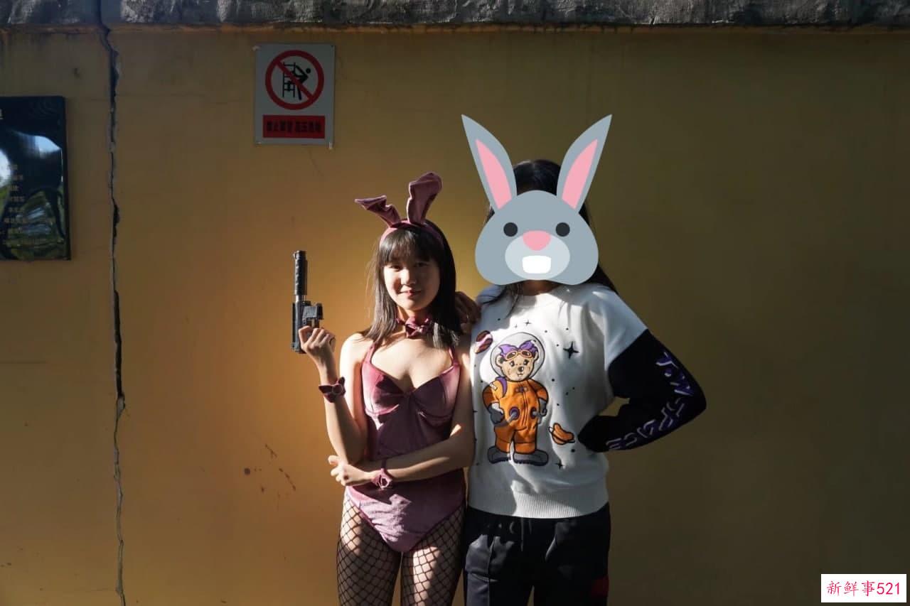 最新吃瓜，河北沧州职业学院女生校运会开幕舞蹈表演，两个奶子甩出来