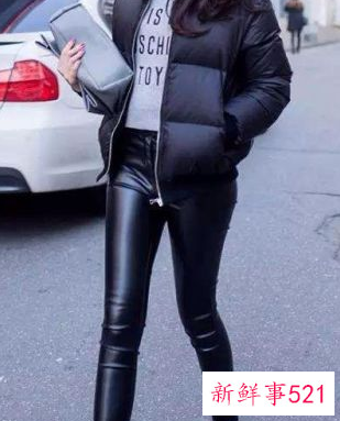 短款女羽绒服搭配