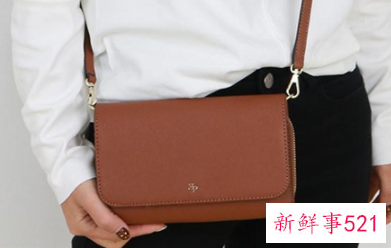 斜挎包的背带怎么系