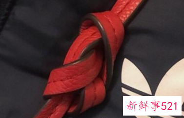 斜挎包的背带怎么系