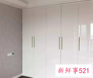 门和柜子的颜色一样好看吗