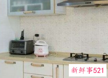 厨房突然有刺鼻味道