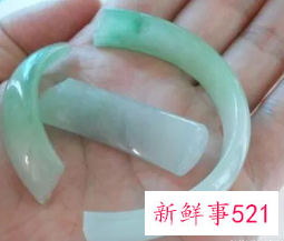 女人梦见玉镯断了两半