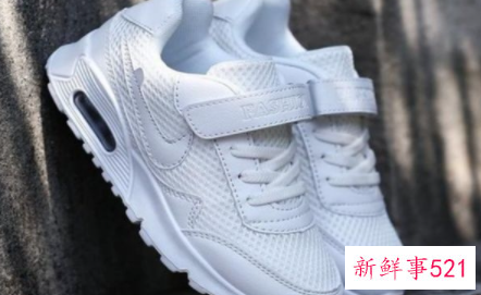 白色的网面鞋晒黄了怎么办