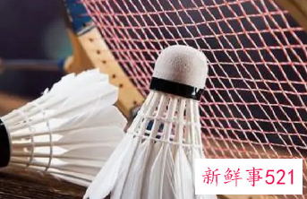 打羽毛球的好处英语