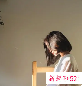 初中学生党圆脸发型女