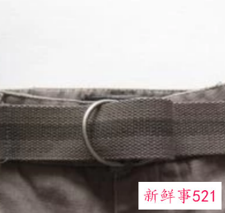 双环扣腰带怎么系好看