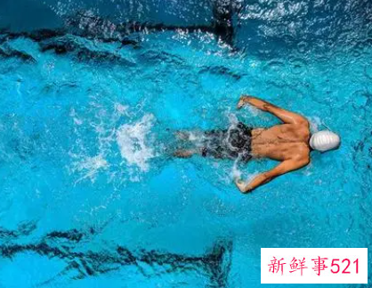 梦见水中游泳有什么征兆