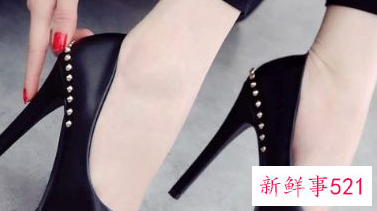 如何优雅的穿高跟鞋走路