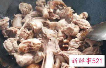 老鸭怎样煮才好吃