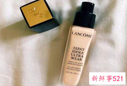 为什么粉底液上脸发灰