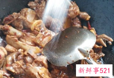 老鸭怎样煮才好吃