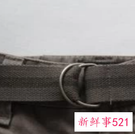 双环扣腰带怎么系好看