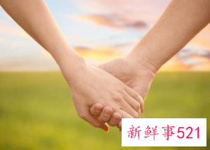 男生牵手不握紧