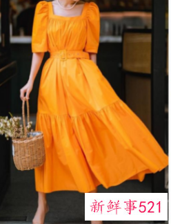 穿什么色系的衣服显白