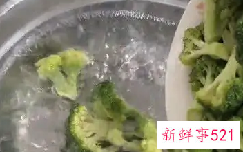 西兰花焯水步骤