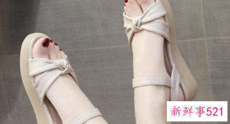 休闲布鞋怎么搭配