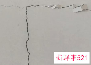 牙膏能补墙上的小坑吗