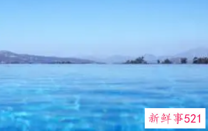 梦见一大片清澈的水