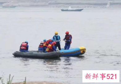 救人英雄王红旭被评定为烈士，追悼会上亲人痛哭