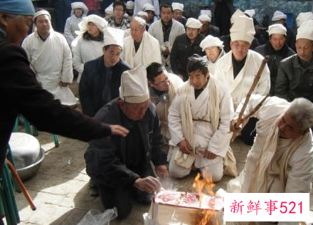 梦见老人去世办丧事