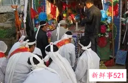 梦见老人去世办丧事