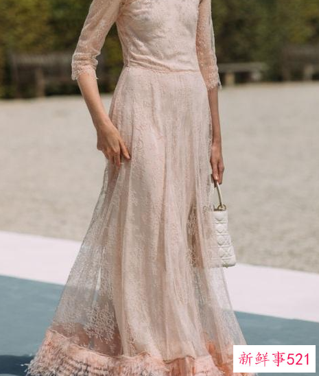 夏天妹子穿裙子