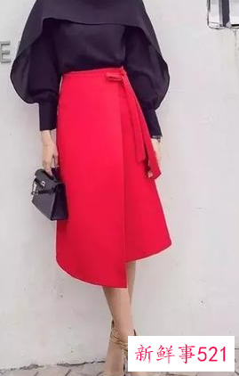 红色长裙配什么上衣