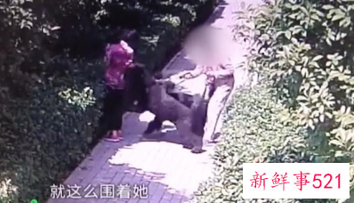 小莉忍不住落泪只因没帮到她