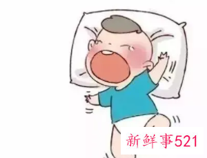 婴儿睡觉使劲扭动哼唧