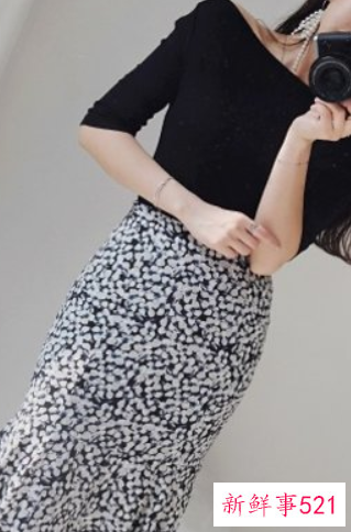 一字领衣服怎么搭配好看