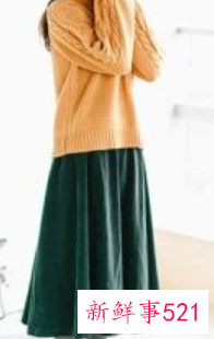 墨绿色半裙搭配图