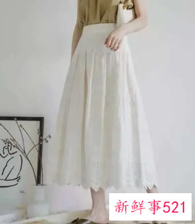 白色裙子配什么颜色高跟鞋