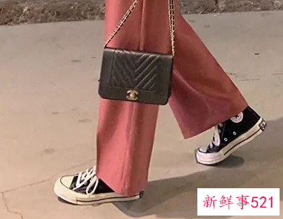 高帮帆布鞋怎么搭配裤子好看