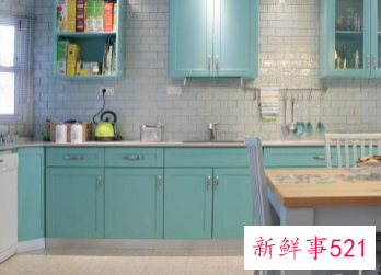 厨房色彩搭配