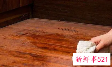 木地板纹路里的污垢怎么清理干净
