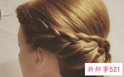 伴娘的妆的头发怎么办