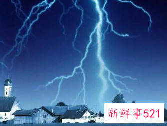 梦见很大的闪电劈下来