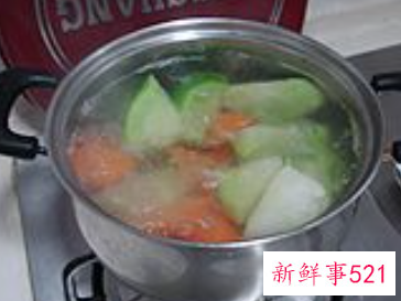 青红萝卜香螺汤