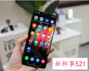 手机突然有了广告屏保