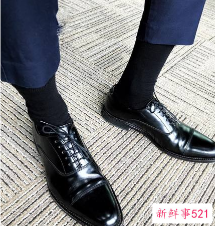 男士皮鞋穿什么袜子
